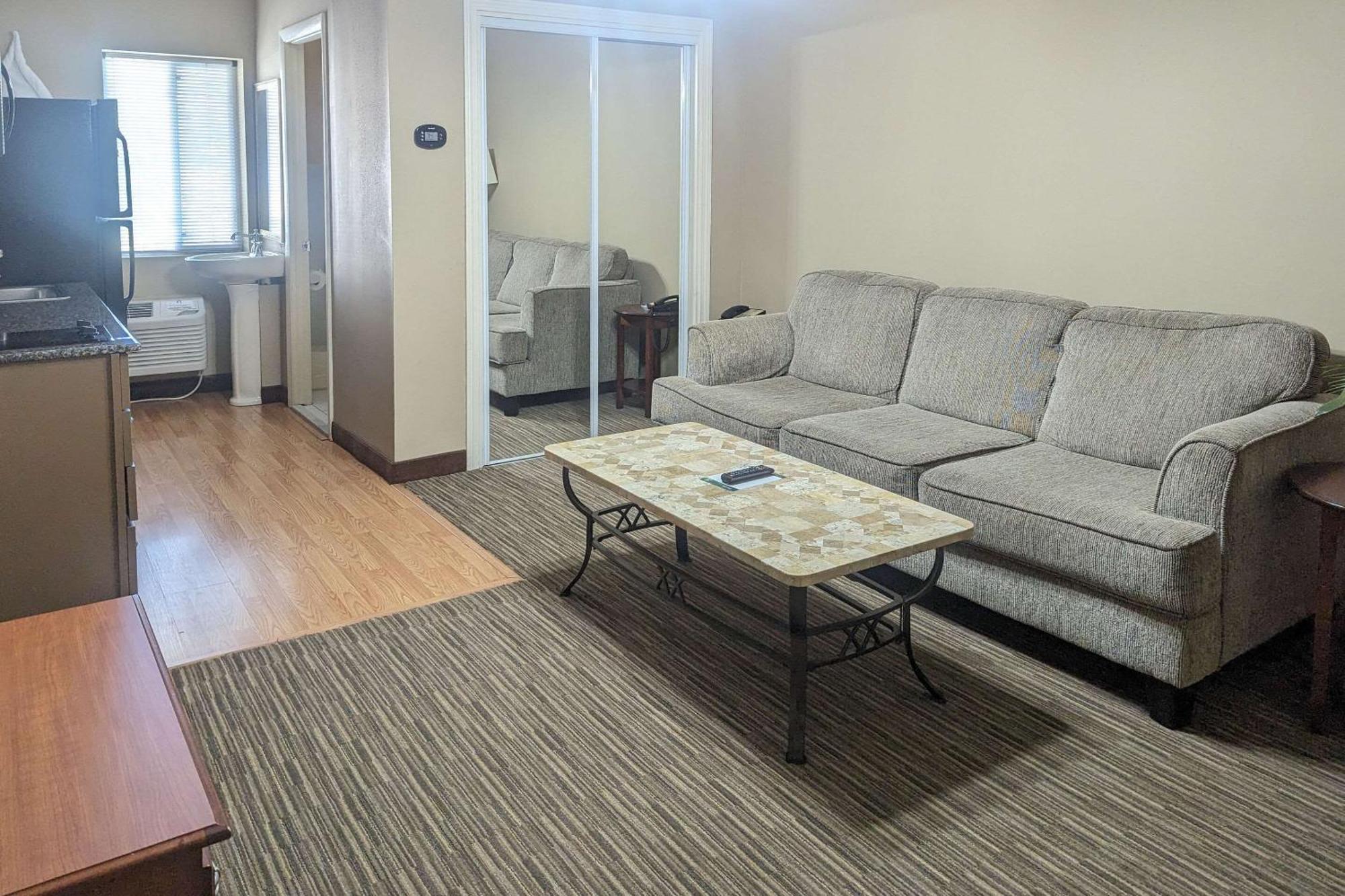 Quality Inn & Suites Northampton - Amherst Esterno foto
