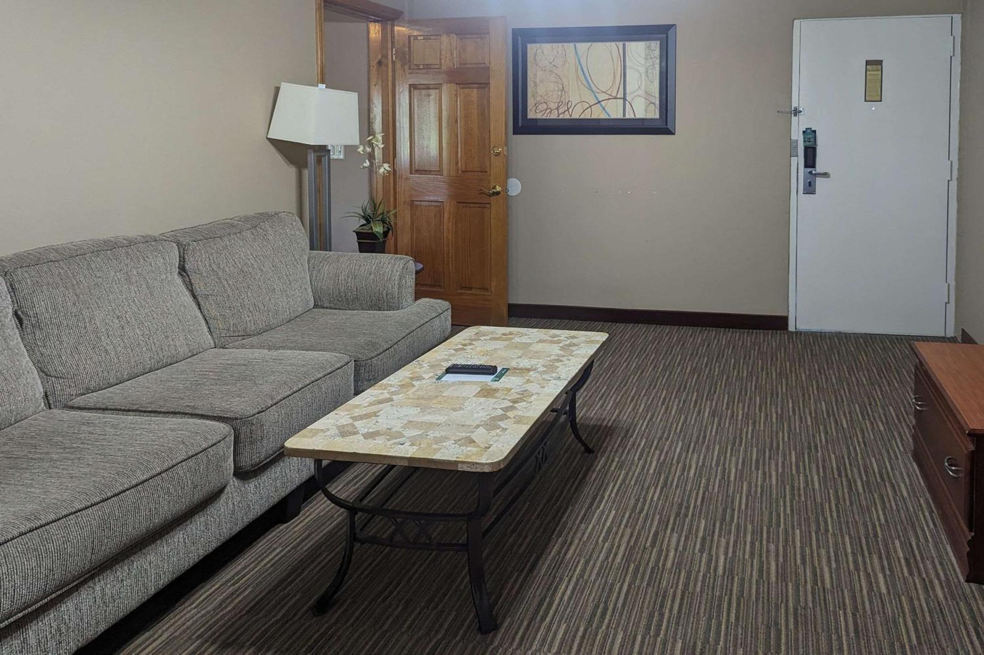 Quality Inn & Suites Northampton - Amherst Esterno foto