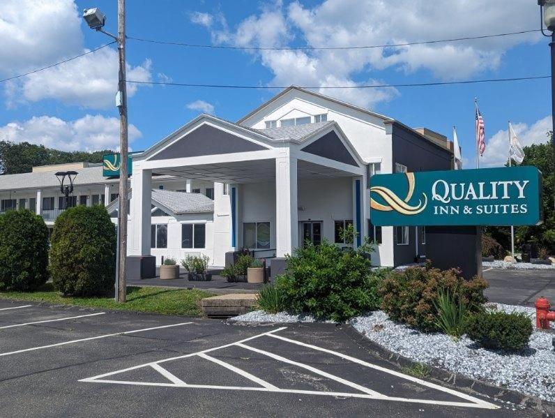Quality Inn & Suites Northampton - Amherst Esterno foto